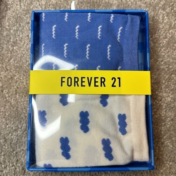 New in Package Bundle of 2 Packs - 4 Pairs Forever 21 Today's Mood Socks Sz 9-11 - Picture 5 of 7